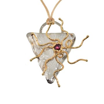 Magnific handmade Silver Pendant 925 decorate with precious stone