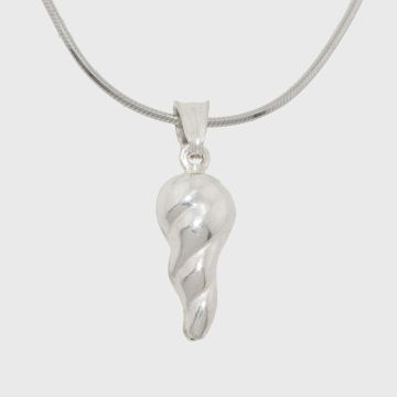 Silver pendant in the shape of a shell 